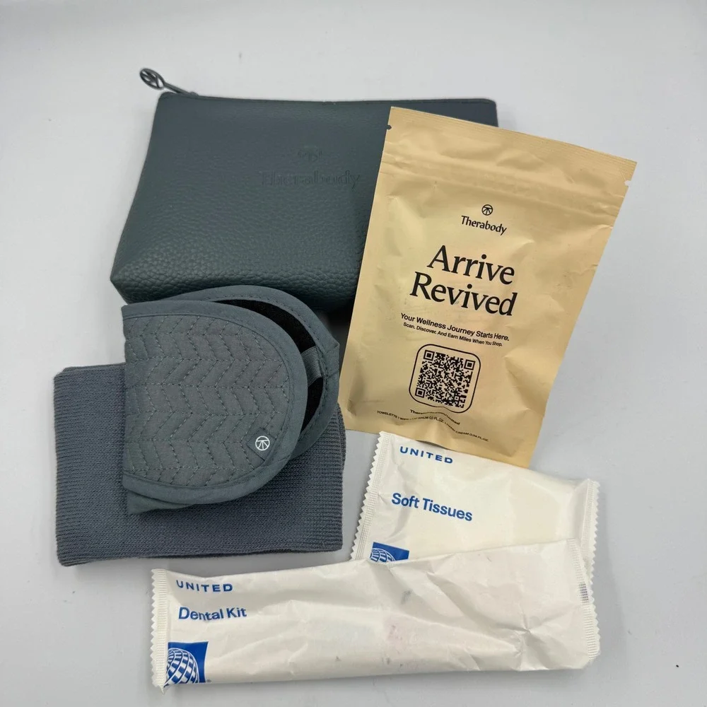 Therabody Amenity Kit Grey‎ United Airlines Arrive Revived